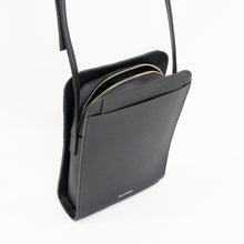 Load image into Gallery viewer, re:credo Noemi Shoulder Bag (Black)