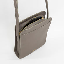Load image into Gallery viewer, re:credo Noemi Shoulder Bag (Grey)