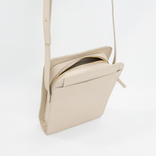 Load image into Gallery viewer, re:credo Noemi Shoulder Bag (Beige)